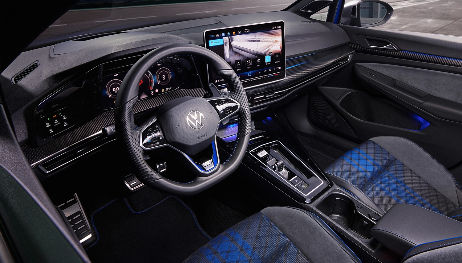 Volkswagen Golf R - ergonomiczne, sportowe wnętrze